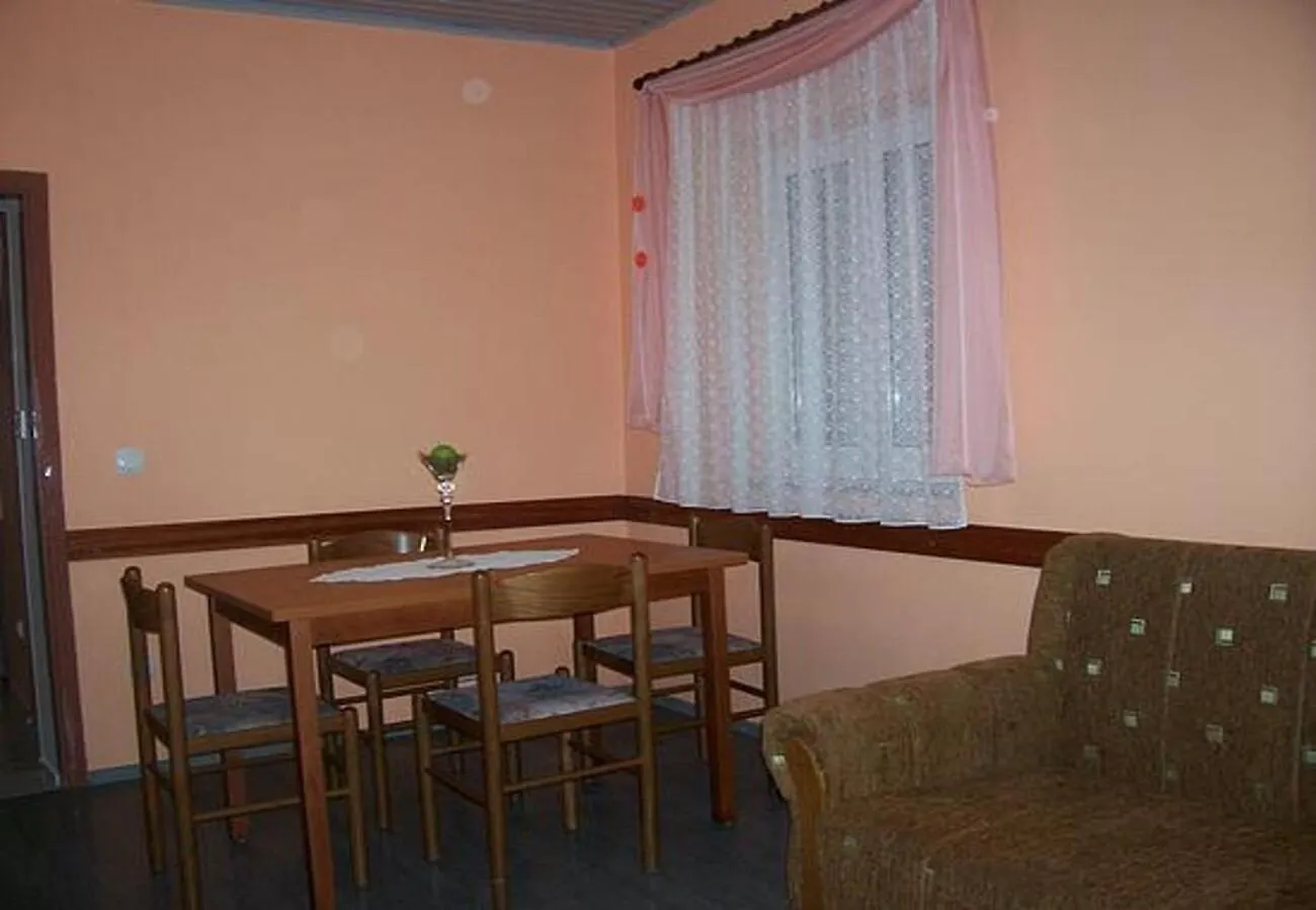 Apartments Luca - With Nice Courtyard Povljana 0*,