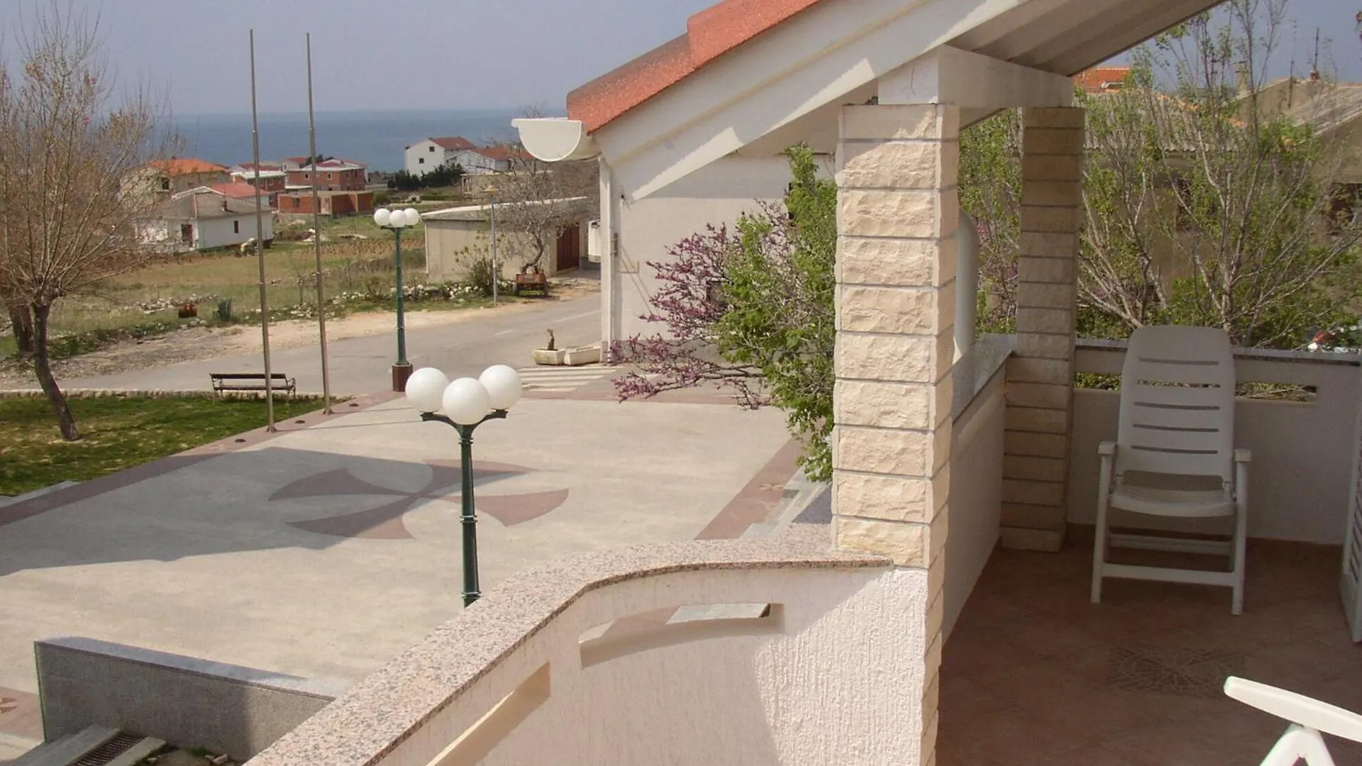 Apartments Luca - With Nice Courtyard Povljana 0*,  Croatia